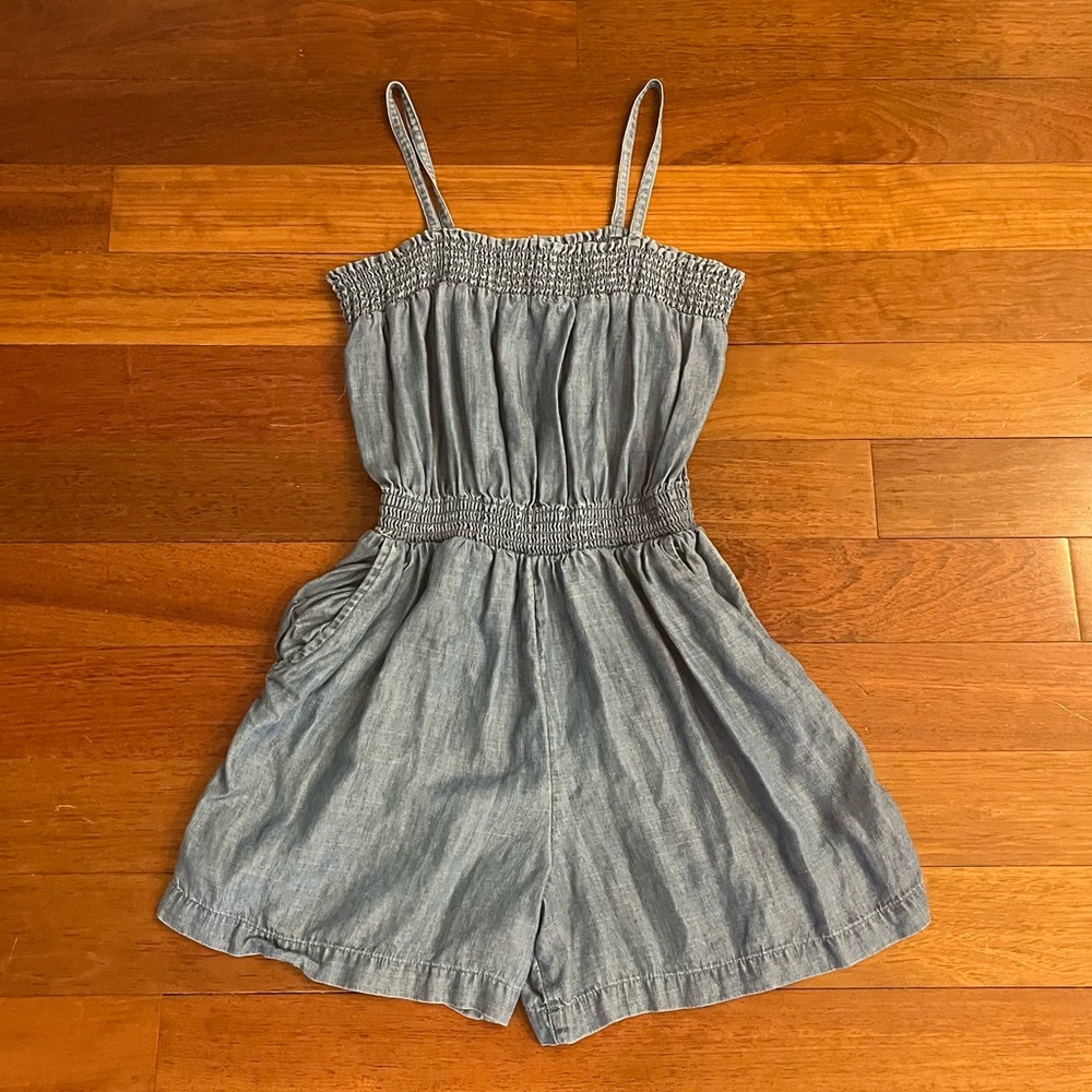 SUMMER CLOSE OUT!! Gap Denim Shorts Romper. Pockets, Light Fabric. Size: XL.